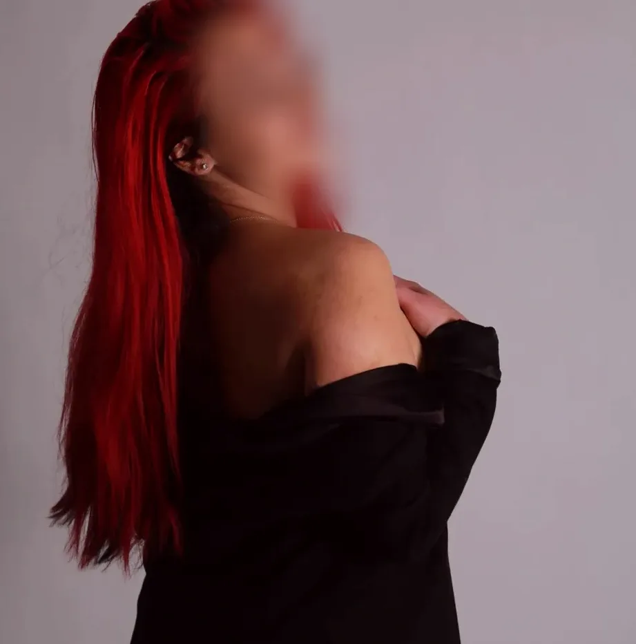 Anna, 25