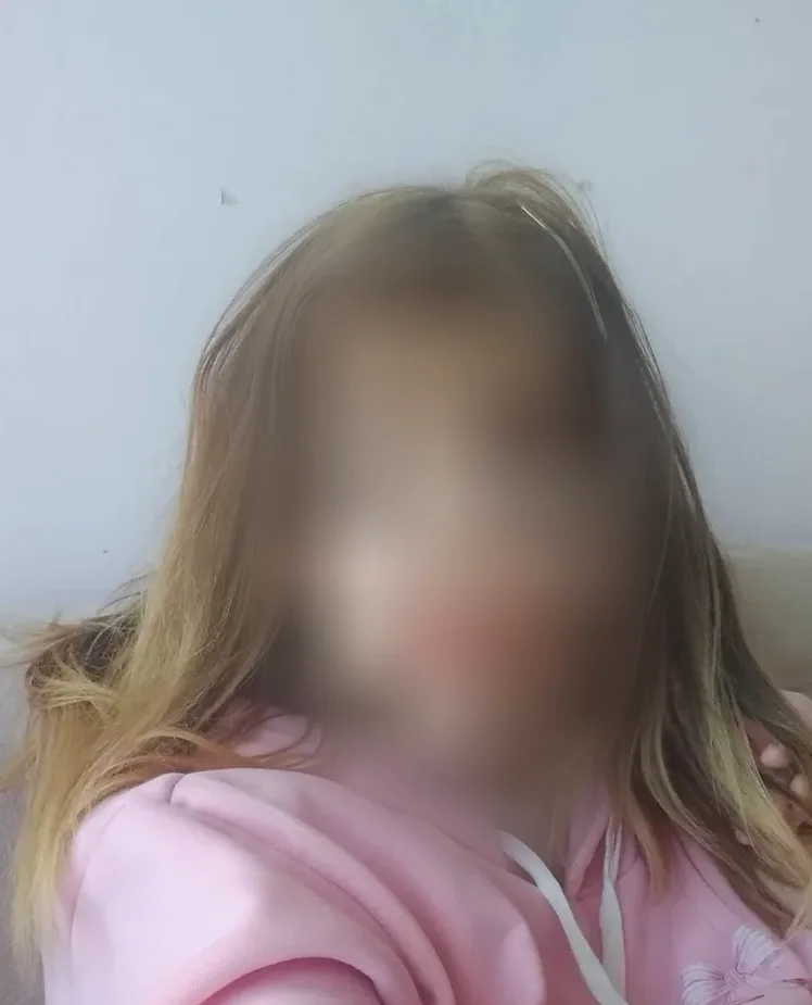 Anouk, 28