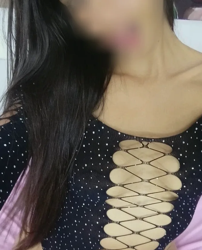 Demi, 25