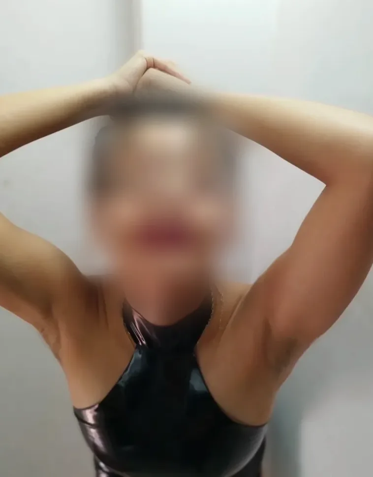 Evi, 29