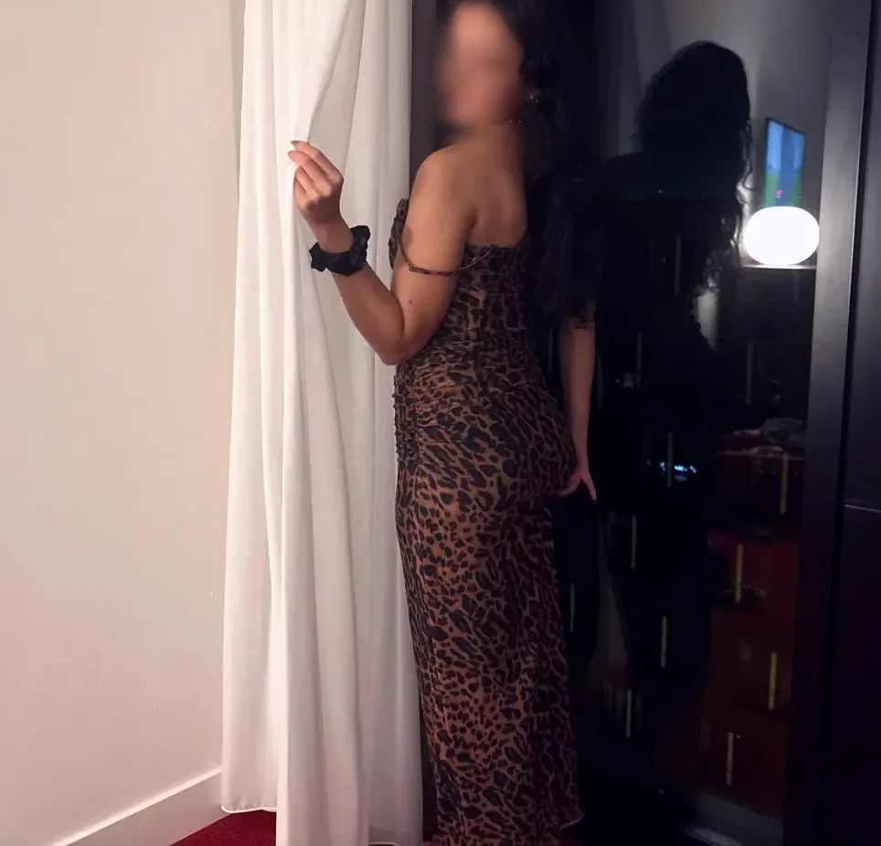 Laura, 19