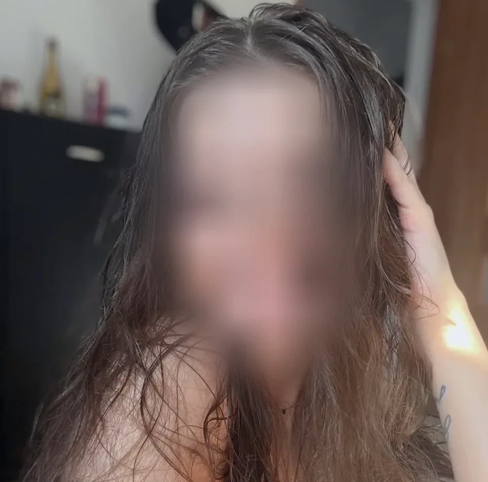 Nina, 19