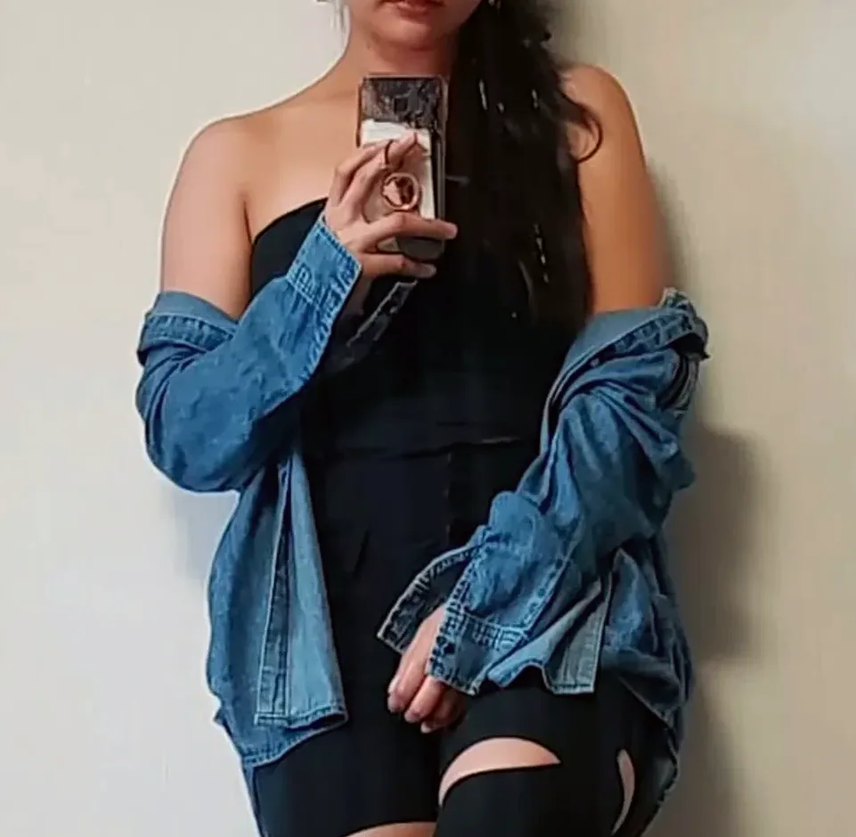 Rania, 28